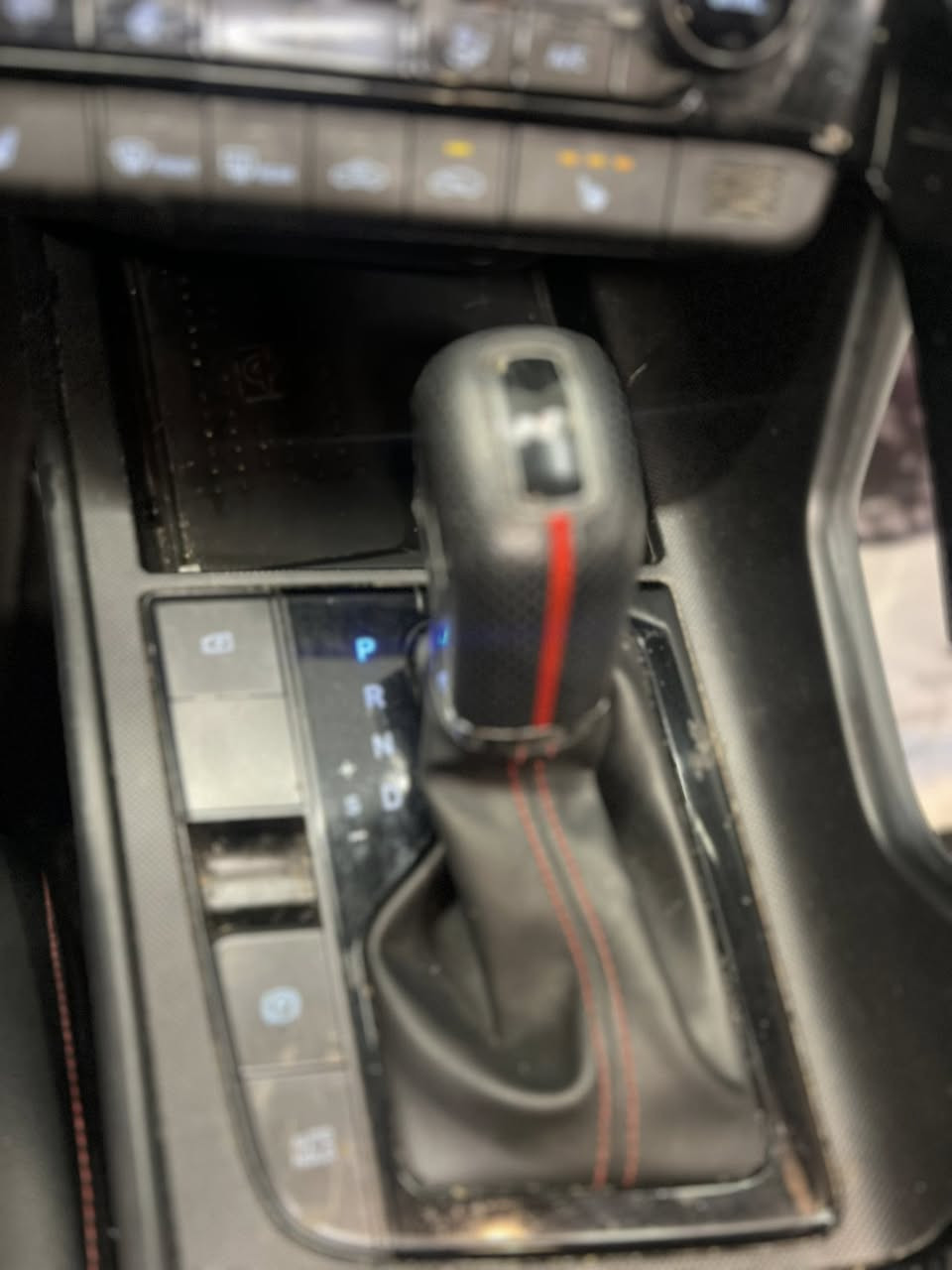 النترا N Line 
2023 وارد امريكي 
مكينه 1.6 توربو رياضي 🚀
فول مواصفات 
سلايد / بصمه / كشنات جلد حضن رياضي مختوم N / كشنات تدفئه وستيرن تدفئه / هندبريك بصمه / شاشه الكترونيه جبيره متصله/ شفتات ستيرن / مودات قياده / تحكم ستيرن فول / كامره خلفيه / دشبول 7 الوان متغير / سقف كنتاره / كزوز صوت رياضي / وباقي مواصفات ال n line هواي 
سياره رقم هزه جديد 
العنوان اربيل السعر 162 وبي مجال بسيط 
بدون صبغ بدون ارباك حادث خلفي 
***********
