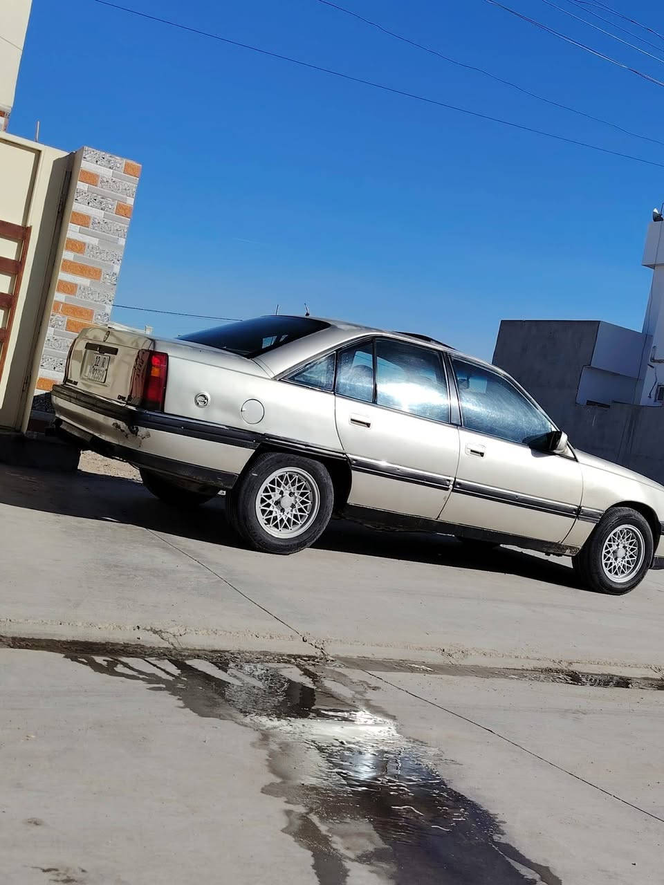 للبيع موديل 1993 محرك 26 كايم محرك فحم كير شرط كهربائيات شرط فتحه سقف جامات 4 كهرب صدر جديد 
سعرها 21 وبيها مجال (‏‪***********‬‏) سنويه لل29 شرعي موجود شرط التحويل
