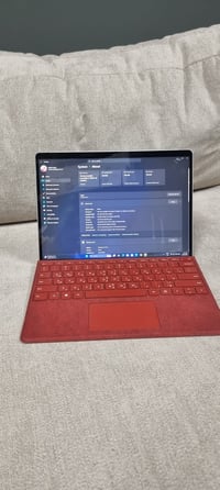 سيرفس برو ٨ • i7 الجيل ١١ • رام ١٦GB
