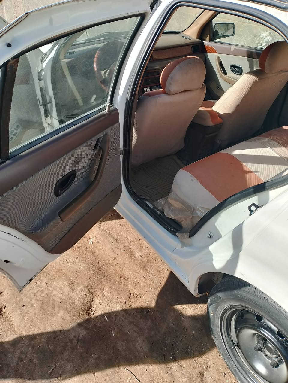 سمند 2011 رقم مثنى سنوية ساقطة تخم تاير نظافة مثل ما موجود بالصور بيها جاملغ أمامي بي تصليح والباقي شوف العين السعر 36 بيها مجال قليل مكاني ديوانية قضاء الشامية الخاص مغلق هذا رقمي  ***********
