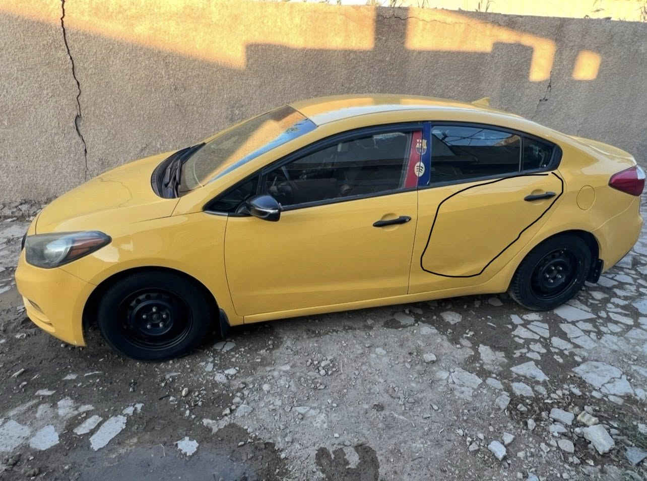 السلام عليكم

كيا فورتي 2016 واردامريكي
رقم بغداد ب أسمي تحويل ثاني يوم
(كير محرك شاصي لغد كفاله)كفاله يعني كبس
تبريد ثلج خير من الله
ضررها باب اليسرى الخلفي وبالعراق شويه من باب السكن مأشر بصور سويته وره فتره وهم نطخ وعفته
سياره خير من الله تشغل وتطلع للشغل
مصفره هيئه وغرامات 
 السعر 110 وبيها مجال للشراي
العنوان ابوغريب الزيتون 
للاستفسار ***********
