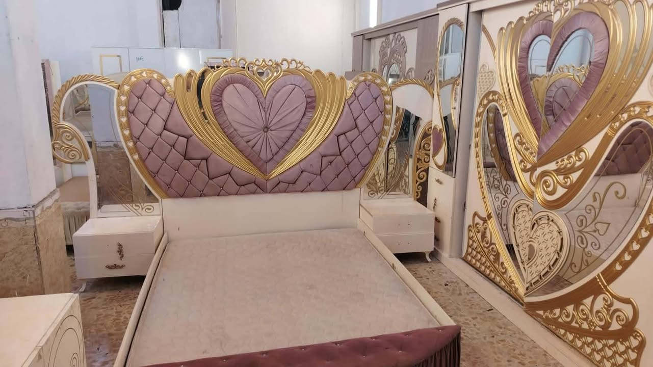 غرفه 8 قطع  كامله ضخمه  نضيفه جدا كنتور ٣ متر
بسعر مميز بيع مستعجل 
425 الف بدون نقل وشد
حي ميسان مقابل نفق المختار شراي وتساب ***********
