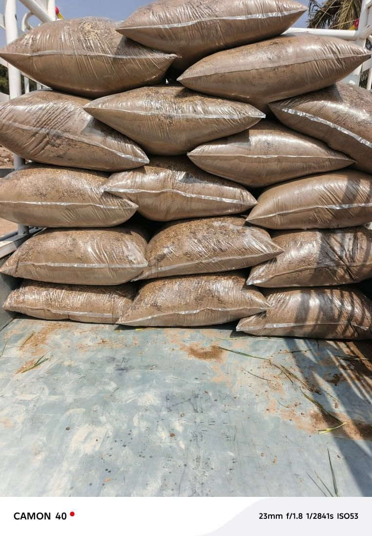 سلام عليكم ٣٥ جيس سماد حيواني محلل وزن جيس ٣٠ كيلو واصلات الباب البيت ١٣٥ ألف للستفسار واتساب ***********
