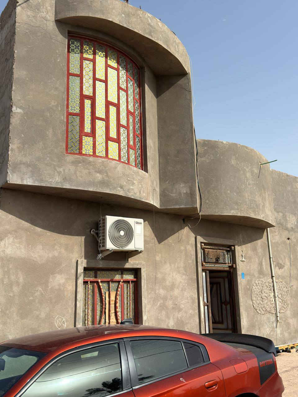 السلام عليكم اسعد الله اوقاتكم
***********
يتوفر دار سكن للبيع المساحه 200 م 🏫
السعر البيت بالنسبه لموقعه بلاش 
#طابو ملك صرف زراعي عراقي سند 25 
البيت زيرو بناء درجه اولى 💯/💯 
يتكون البيت من 
غرف عدد 2 
+صاله كبيره 
+مطبخ مفتوح على الصاله 🍴
+ ديوان معزول 
+ صحيات داخليه وخارجيه 
+بيتونه كبيره جدآ عباره عن مخزن 
+كراج كبير 
موقع الدار خلف سوق أبي الخصيب مباشرتآ خلف جامع سيد علي
جميع الخدمات متوفره كهرباء ماء مجاري مدارس سوق أبي الخصيب دقيقتين مشي عن البيت مستشفى أبي الخصيب العام 5 دقائق مشي موقع ممتاز جدآ يصلح للسكن ويصلح عياده طبيه 
البناء درجه اولى 💯/💯 حته نقاط الكهرباء بيهن ضمان 25 سنه 
سعر البيت 🏫 (150مليون) قابل للتفاوض السعر بالنسبه للموقع بلاش للتواصل الأتصال على الرقم (***********) 
#لاتضيعوها
