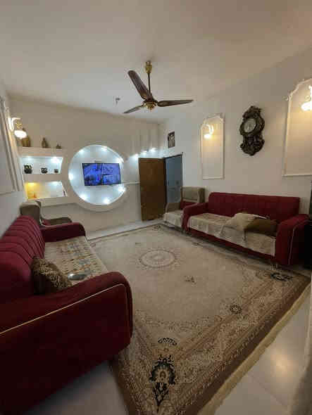 السلام عليكم 
⸻

📣 للـبـيــع – دار جاهز للسكن

السلام عليكم…
معروض للبيع دار ممتاز بمنطقة الشعب – الديوان/ شارع المدارس – قُرب جامع الرحمن، موقع حيوي وقريب من كل الخدمات.

🔹 تفاصيل العقار:
 • المساحة: 75 متر
 • الواجهة: 5 متر
 • النزال: 15 متر
 • طابقين بناء مرتب
 • يحتوي على:
• 3 غرف نوم
• صالة واسعة
• استقبال مرتب
• 3 صحيات
.

للاستفسار والتواصل:
📞 أبو مريم – ***********
