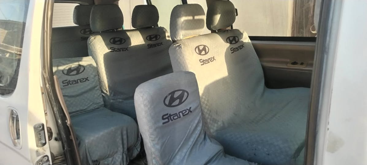 للبيع او مراوس ب شيري عاليه
فتون موديل ٢٠١٤ رقم ميسان سيارة جاهزه من كل شي مابيها نقص فقط تبريد سيارة نضيفه لون ابيض ١١راكب بيها منضومه غاز يعني تنسه صرف اقتصادية حيل تفويله مالتها ١١ الف بيها ضربه بل جاملغ الأمامي عكس سايق وتكمه رايدها ب ٦٥ بيها مجال
سيارة رقم انكليزي مصفره هيئه و ضريبه وكل شي ماعليها سنويه تنتهي ٢٨ باسمي تحويل مباشر 
مكان السيارة الرمادي
رقم هاتف وات ساب
***********
