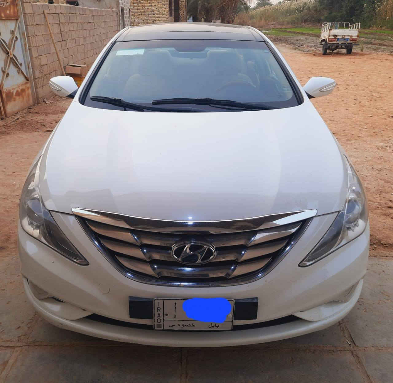 السلام عليكم 
سوناتا  2011 خليجي فوول 
فول مواصفات 
سقف بانوراما 
مكينة 2400 دوش 
تبريد قطعتين 
وباقي المواصفات المعروفه 
سيارة جديده جدا 
بيهأ جاملغ مبدل وباب صبغ الامامي الايمن
كير مكينه تبريد حداديه كفاله علشرط
السعر (115) وبيهأ مجال
مكاني الديوانية 
***********
