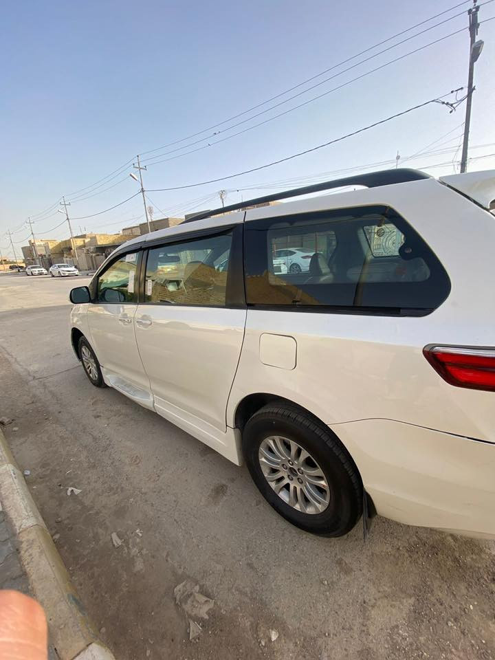 سيارة سينا موديل 2017 اعلى فئة
محرك 6 سلندر
8 راكب
محرك وكير كفالة
تبريد كهربائيات جاهزة
بوب كهربائي
ماشية 200
رقم اربيل 
فتحة سلايد قمارة
تحويل مباشر
كشنات جلد
ناقصها حدادة وتخم تاير 
حادثها جاملغ وباب وبيهن صبغ للجمالية
مكاني واسط / الكوت
بـ 180 وبيها مجال


**إذا كنت صاحب هذا الإعلان وتريد حذفه لأي سبب، رجاءا أرسل رسالة إلى الدعم الفني**