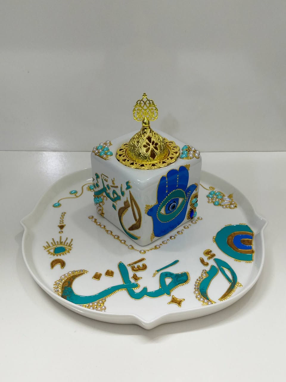 رسم على كافة انواع الزجاج حسب الطلب 🤍 
توصيل جميع محافظات العراق 🇮🇶🫣


**إذا كنت صاحب هذا الإعلان وتريد حذفه لأي سبب، رجاءا أرسل رسالة إلى الدعم الفني**