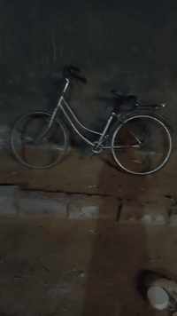 بايسكل للبيع العنوان /حي القدس / السعر ٤٠ وبي مجال الرقم/ 07801422378