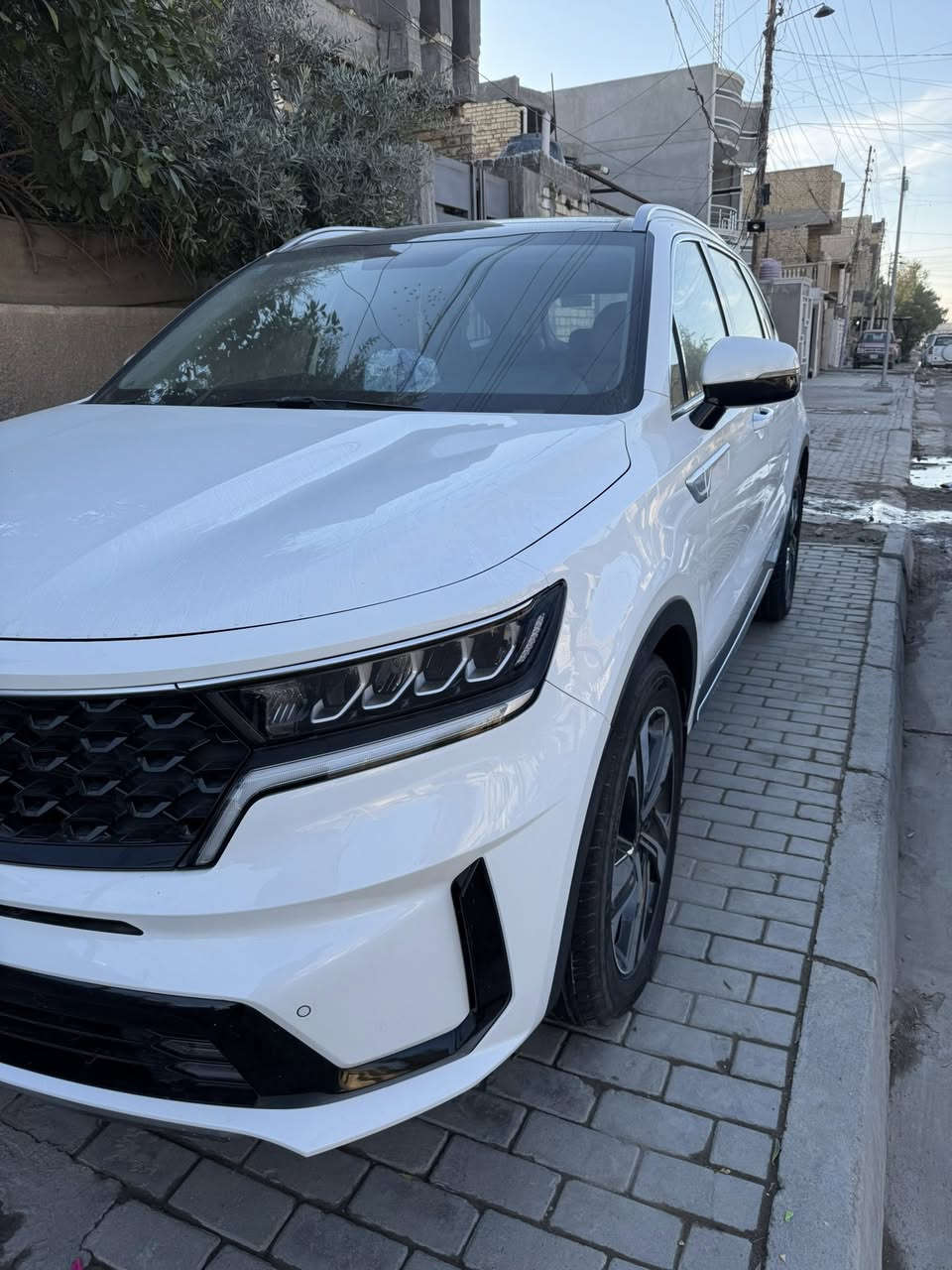 سلام عليكم سورنتو 2022 خليجي6سلندر
مواصفات 
🔹مري شفط +عند اقفال اوتو 
🔹اوتو لايت زينون 
🔹بصمة 
🔹ترحيب عند اقتراب 
🔹تشغيل عن بعد 
🔹مري شفط 
🔹داخل لونين 
🔹جلد بلادي 
🔹7راكب 
🔹كشنات كهربائي قلاب 
🔹تبريد بيانو شاشة 3قطع مركزي 
🔹اشاير بل مري 
🔹شاحن واير ليس 
🔹منافذ طاقة خلفية امامية 
🔹أنار محيطية مخفية 7 الوان 
🔹لايت زنون +كشافات 
🔹اوتو لايت 
🔹نضام نزول وصعود منحدرات 
🔹مود درايف 
🔹شاشة كار بلي +كامرة دوارة 
🔹حساسات خلفي +امامية
🔹مثبت سرعة 
🔹5 ويل كب
سيارة مكفولة من الصبغ وضربة بيها طخة بل باب السايق فقط اربع اصابع مع السونار  مكاني الحسينية الراشدية بيع 278بيها مجال حك الجية
***********
