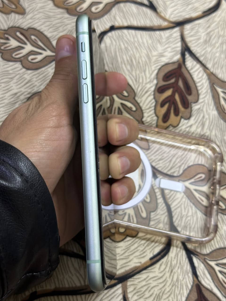 ايفون 11 
256كيكه
فقط بطاريه مبدل جديد  يقرا 100
جهاز على بلاد
سعر على خاص. 
رقم موبايل 📲 ***********
