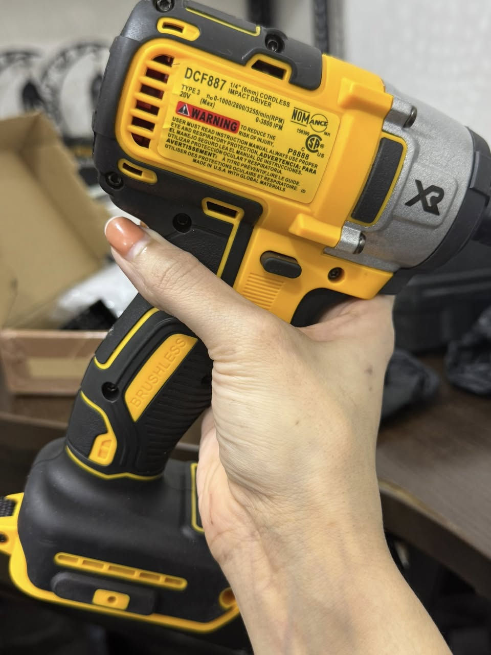 ماركه DEWALT الدريل  القطعه. ١٠٠ الف. المنشار سعره ٤٠.


**إذا كنت صاحب هذا الإعلان وتريد حذفه لأي سبب، رجاءا أرسل رسالة إلى الدعم الفني**