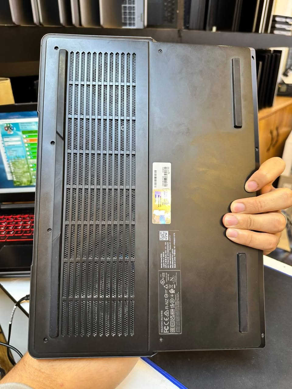 #Lenovo #legion 5 pro
Ci7 13700H
Ram 16 DDR5 
SSD 1T
Rtx 4060 8G 140w
16” 2K 240Hz


**إذا كنت صاحب هذا الإعلان وتريد حذفه لأي سبب، رجاءا أرسل رسالة إلى الدعم الفني**