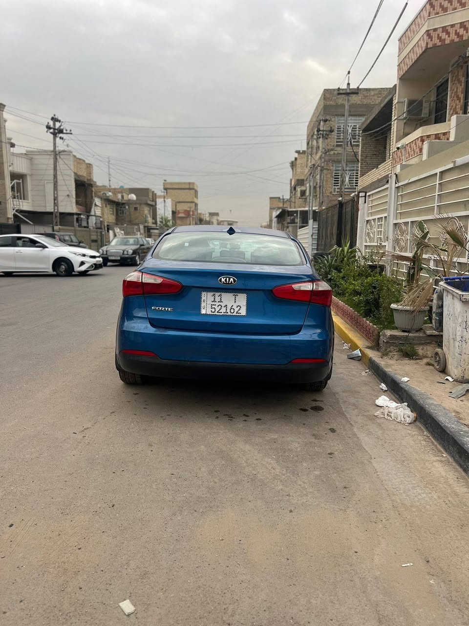 سلام عليكم فورتي موديل 15السياره بس دعاميه وبراكيت ابدلات السعر 100وبيها المحرك الفين دوش السياره جاهزه من كل النواحي ***********
