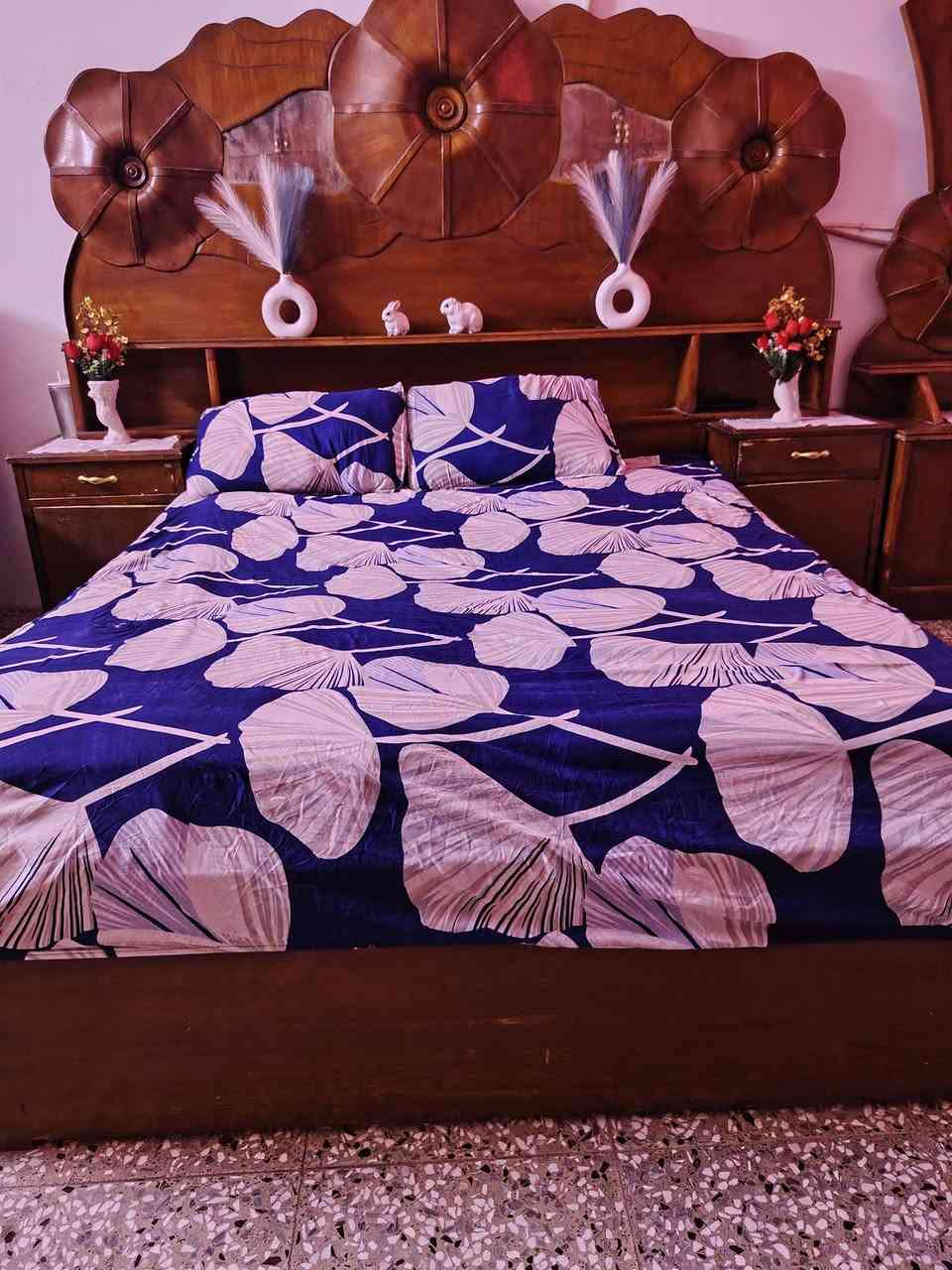 سلام عليكم غرفة نوم مستعملة سعرها ٣٠٠ وبيها مجال مكاني بغداد ***********
