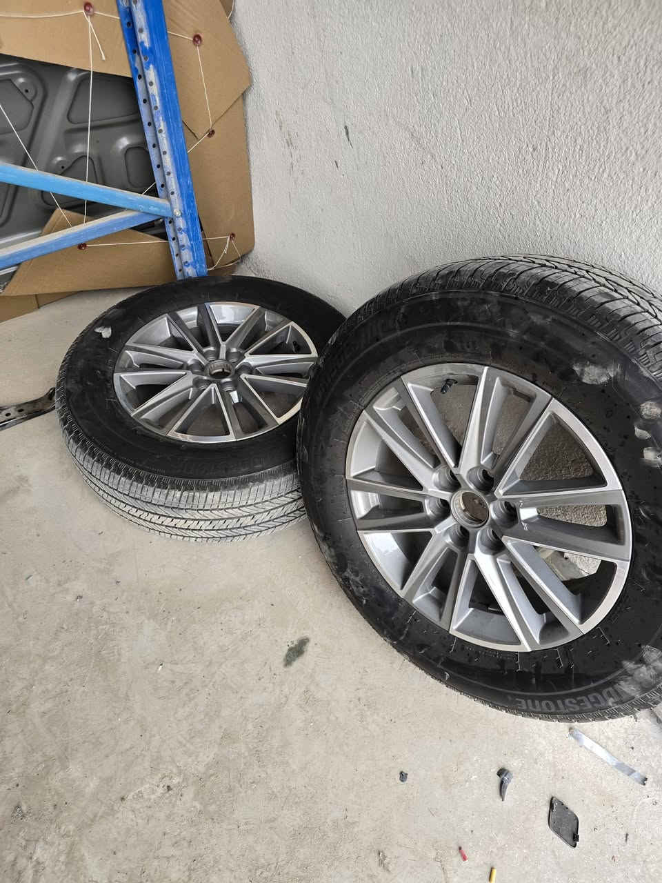 يتوفر تخم ويل ترافرز 23 نظافة 90% 
نوعية برجستون امريكي

المبارك لتجارة قطع غيار السيارات الأمريكية 

***********
