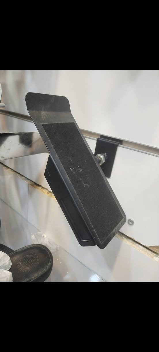 ستان احذيه للبيع نضافه ٩٥ بالميه للإستفساراتصل ***********
