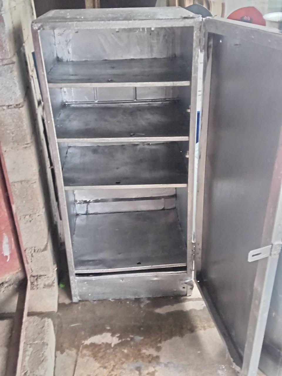 السلام عليكم ورحمة الله وبركاته اخواني العزا ز عندي دولاب البيع والشراء يجي خاص بيع مستعجل رقم ***********
