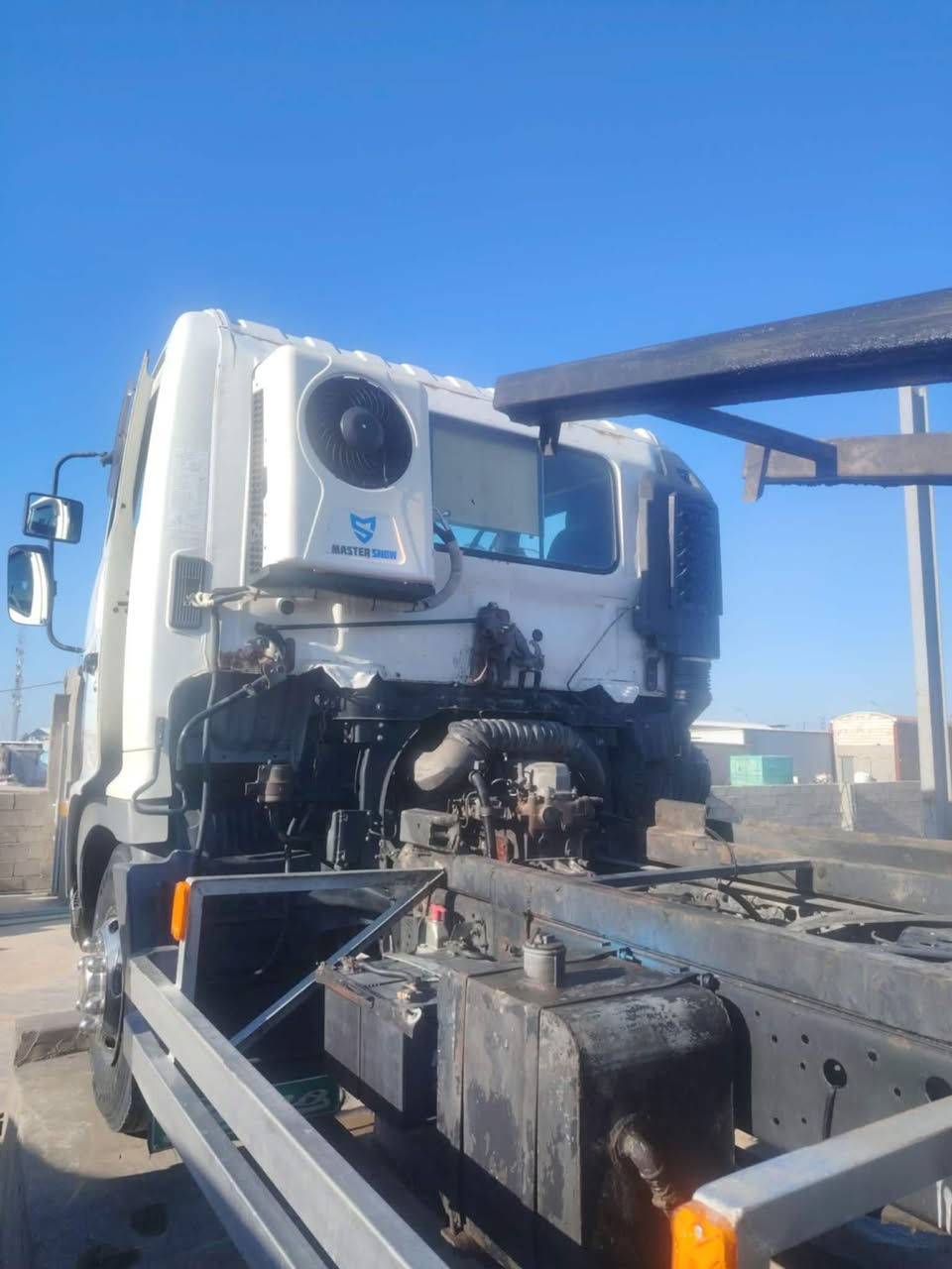 السلام عليكم هينو هنكر مكينةv6 بدي3 جك موديل 2004  مسجلة بسنوية كرين سيارة جاهزة شغل وتطلع 7 كير تخم تاير جديد وسيارة مكفولة رقم تلفون *********** مكاني كربلاء رقم سيارة كربلاء سعرها 210
