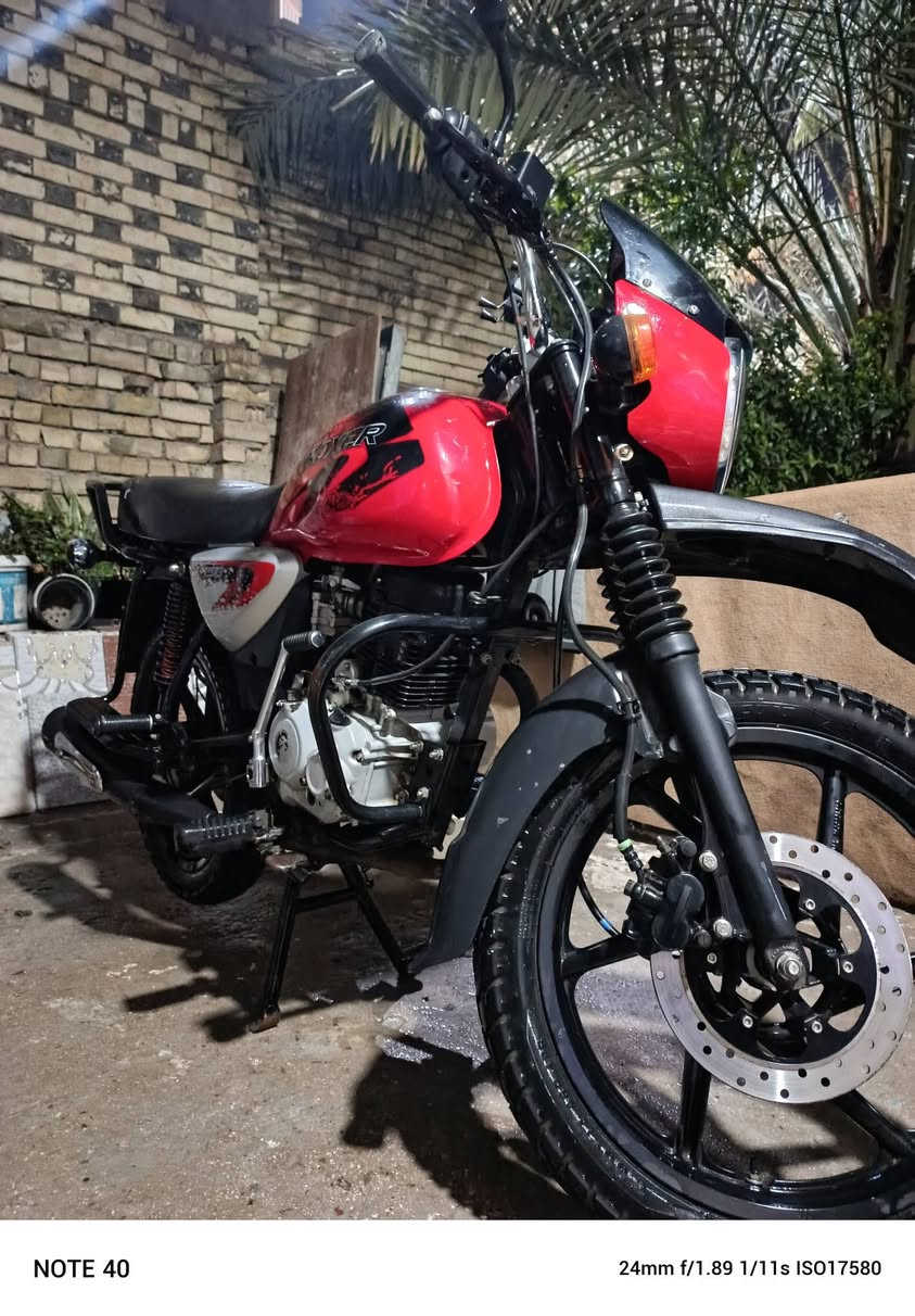 السلام عليكم بوكسر مرقم بغداد 2023 شهر ال5 
ماشية 40 حقيقي الدراجة خير من الله مكينه حلوة وناعمة وما مفتوح برغي بيها كلشي ع بلادي شركة المصطفى الدراجة كفالة عامه مكاني بغداد الشعب 
        السعر: 2.500 وبيها مجال بصيط 
اي استفسار متواجد واتساب... ***********
