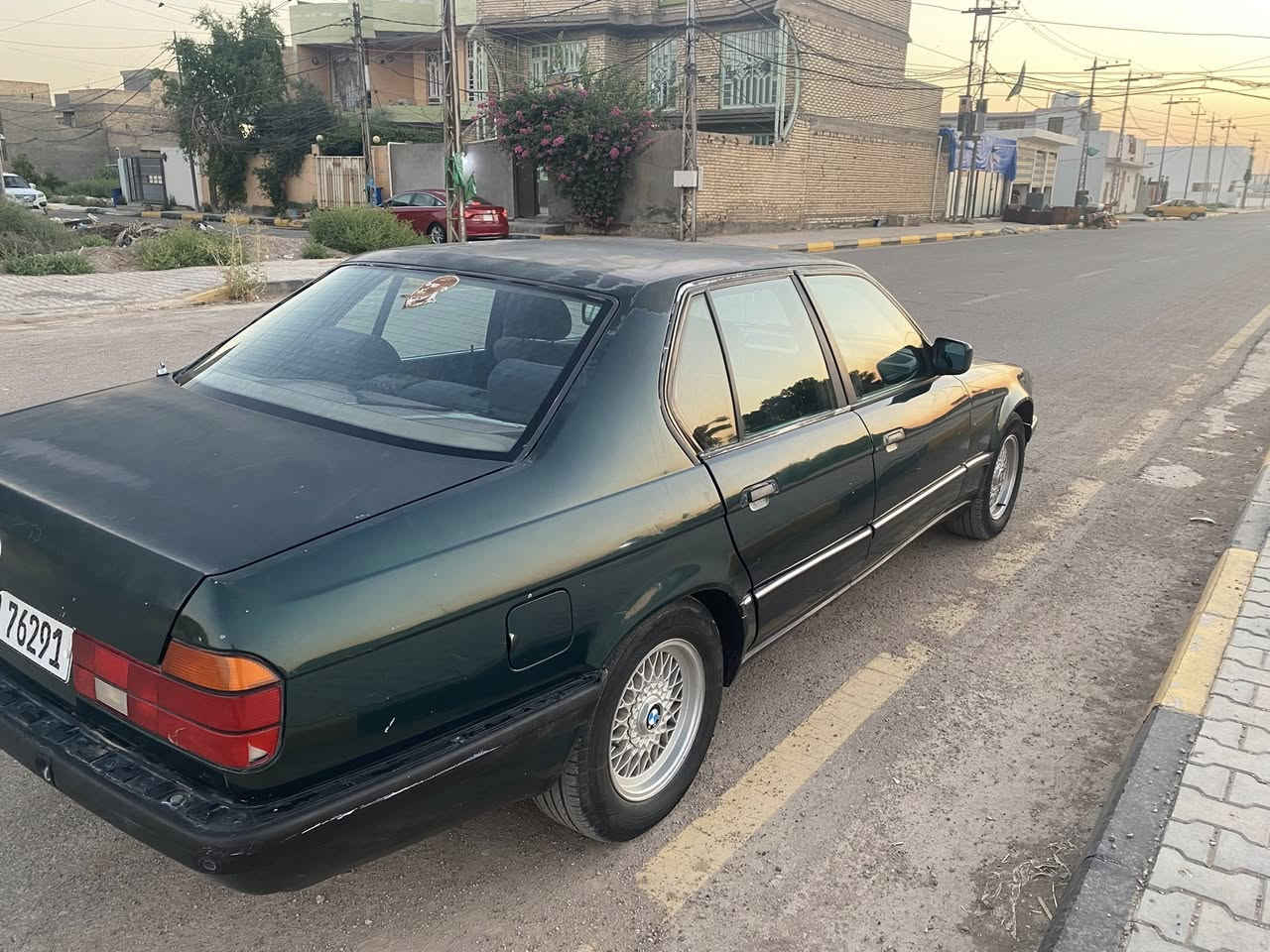السلام عليكم

Bmw 740 موديل 1993 للبيع

رقم بغداد الجديد مشروع وطني سنويتها لل٢٧ وهزة ما خلصانه 

صدر امامي خلفي جديد 

مكينة وگير كفالة 

كشنات كهرباء فتحه سقف

مكانها واسط العزيزية 

السعر 58 وبيها مجال بسيط

للتواصل ***********
