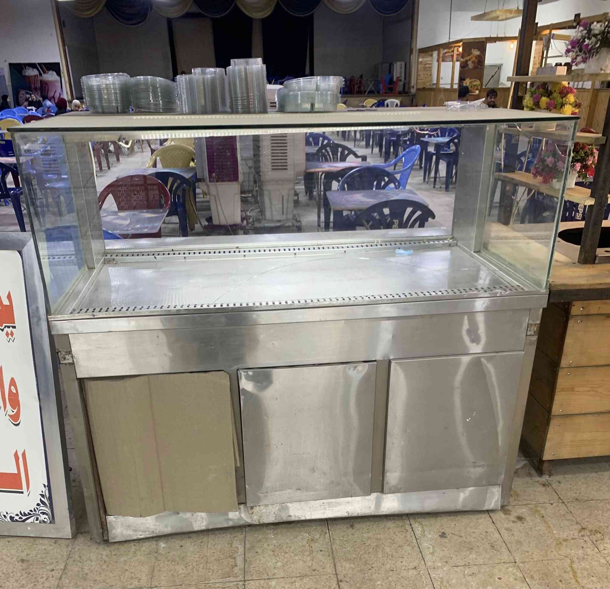 أغراض مطعم للبيع 
عجانه ايطاليه ١٠ كيلو 
سعرها ٤٥٠ ألف

عارضه تبريد تركيه تصلح للمقبلات والطرشي والاجبان 
عرضها ١٥٠ سم 
عمقها ٨٠ سم 
٣٥٠ ألف

عارضه كيك تركيه تبريد 
عرضها مترين 
عمقها ٩٠ سم 
ارتفاعها ١٣٠ سم 
سعرها ٤٠٠ ألف

ميز حديد و خشب عدد ٢
طول مترين وعرض متر وارتفاع ٩٠ سم
سعر الواحد٩٠ ألف

بغداد سبع ابكار 
***********
