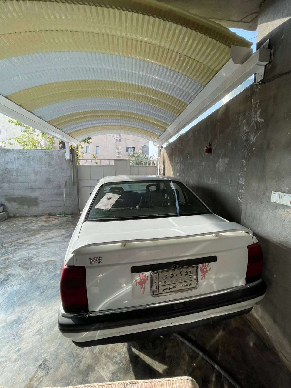 اوبل اوميكا موديل 1991 للبيع فقط الكير عاطل يرادله كير نظيف مكان سياره كركوك و رقم سياره كركوك السعر 30 رقم موبايل ***********
