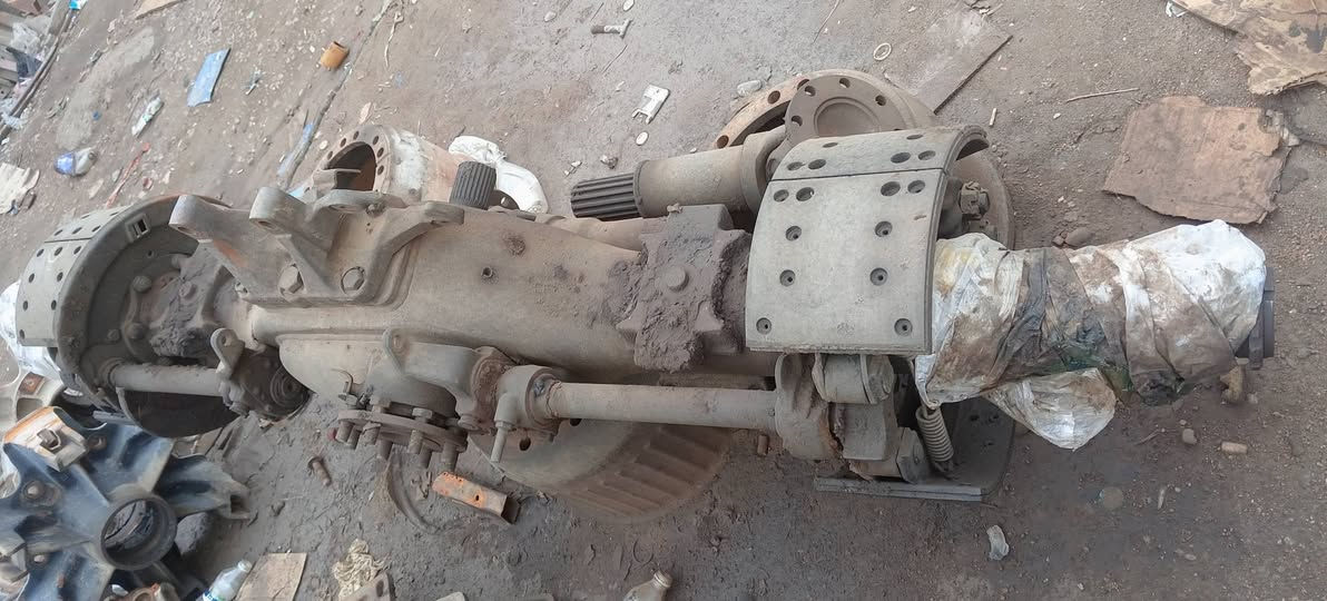 للبيع اكسلات مامي وخلفي مع كاردن مع  فلنجات مع هاف شفت ***********
