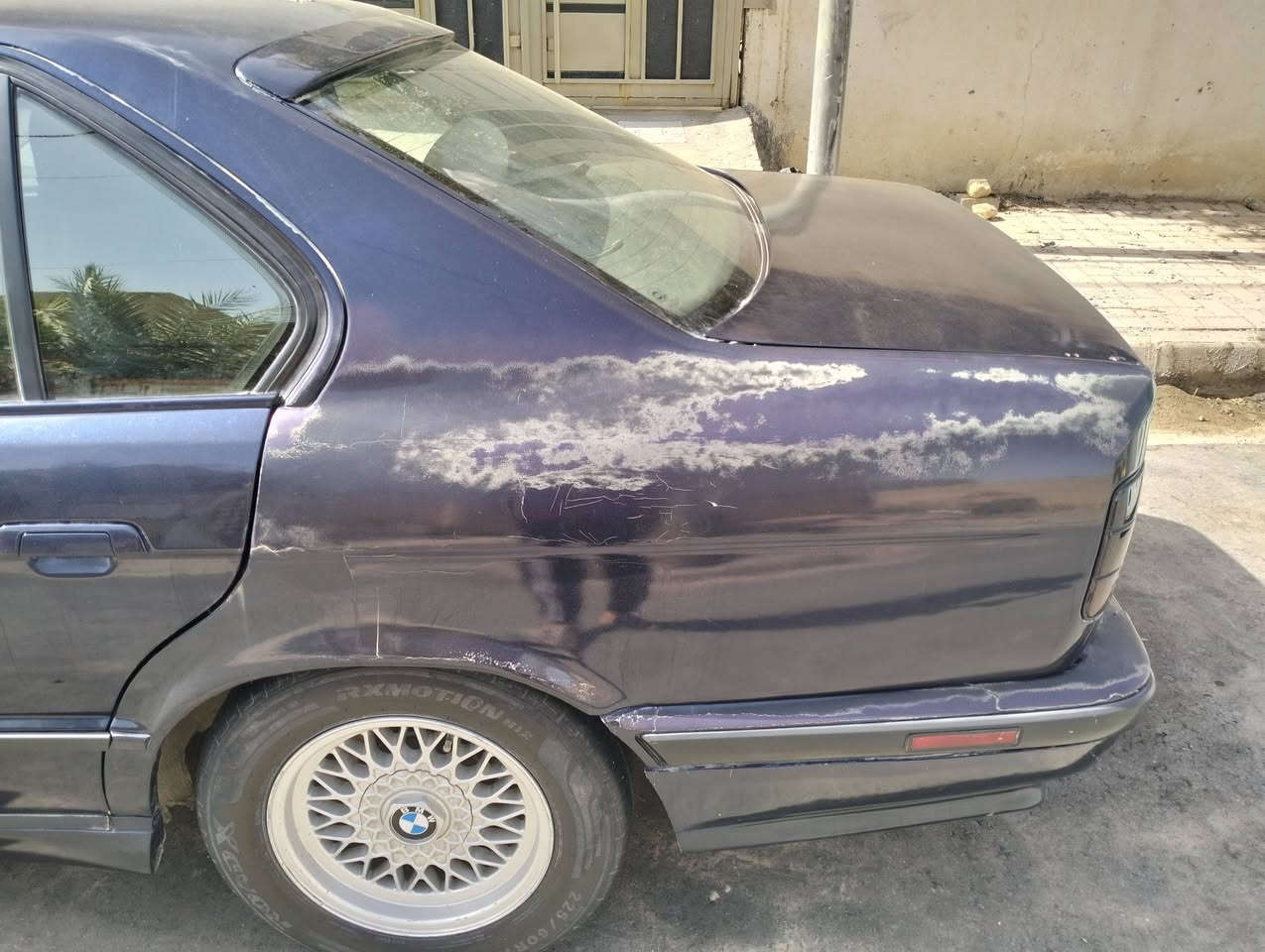 السلام عليكم
بيع او مراوس 

bmw 525 مسكر عدل 

موديل 92 رقم بغداد بأسمي  كهربائيات كلها شغالة تبريدها الكمبريسر يشتغل نقص فقط غاز مكاني الديوانية 

الجاملغ الخلفي جارد وبي معجون يحتاج فقط صبغ 
سعرها 65 وكلشي اكو بالسوگ

للإستفسار ***********
