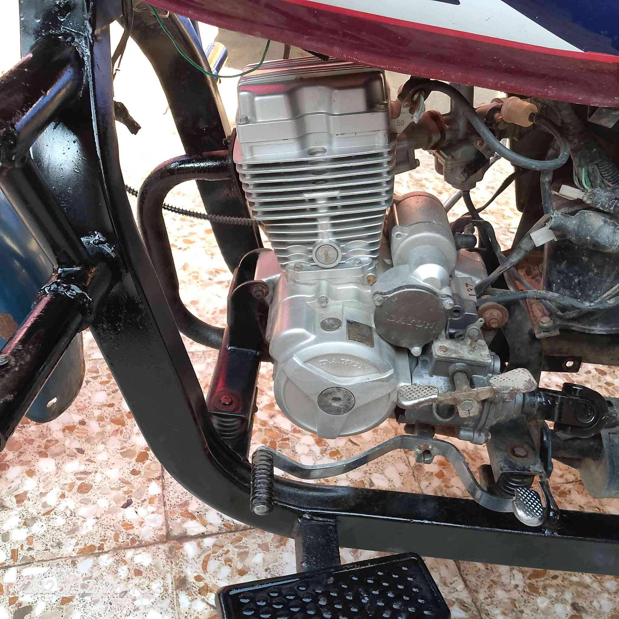 دراجه للبيع مديل 17 اوراق اصولي مكينه مكفول 
الدراجة خير من الله اللون ازرق السعر خاص وشراي بي خير ودلل رقم الهاتف ‏‪***********‬‏
