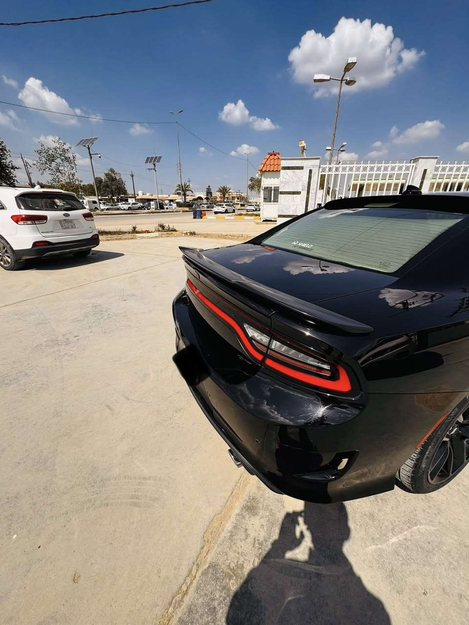 السلام عليكم 
جارجر ٢٠١٩( GT ( super track pak 
وارد امريكي ( حادث جداً خفيف )
بس الدعاميه الاماميه صبغ 
بدون ايرباك
لون اسود 
مرقم بغداد / سنويه جديده
ماشيه 76 mi
سياره حلوه ونضيفه كولش ومخدومه واي نقص مابيها
مواصفاتها 
١- ستيرن تدفئه
٢- تحكم ستيرن جهتين
٣- خزن وضعيات كشنات
٤- مري قلابه ( ويه البك)
٥- تعتيم مري
٦- شفتات سرعه
٧- كشنات حضن كنتارا وجلد بلادي
٨- كشنات تدفئه تبريد
٩- كشنات خلفيه تدفئه
١٠- حساسات خلفيه
١١- كامره خلفيه دواره
١٢- شاشه الحجم الجبير
١٣- توقف ذاتي من تفتح الباب ( اوتو بريك )
١٤- حساس نقطه عمياء
١٥- شاشه كار بلي
١٦- تشغيل عن بعد
١٧- بصمتين
رقم الشاصي  2c3cdxhg9kh621672

والحادث مرفق بالصور

رايدها ٢٤٣$ ومجالها كولش بسيط حك الجيه 
مكاني حله

واتساب ***********
