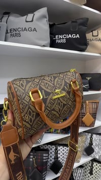 البيع جملة فقط 🚚التوصيل متوفر لجميع انحاءالعراق 🇮🇶 التواصل على الوتساب...