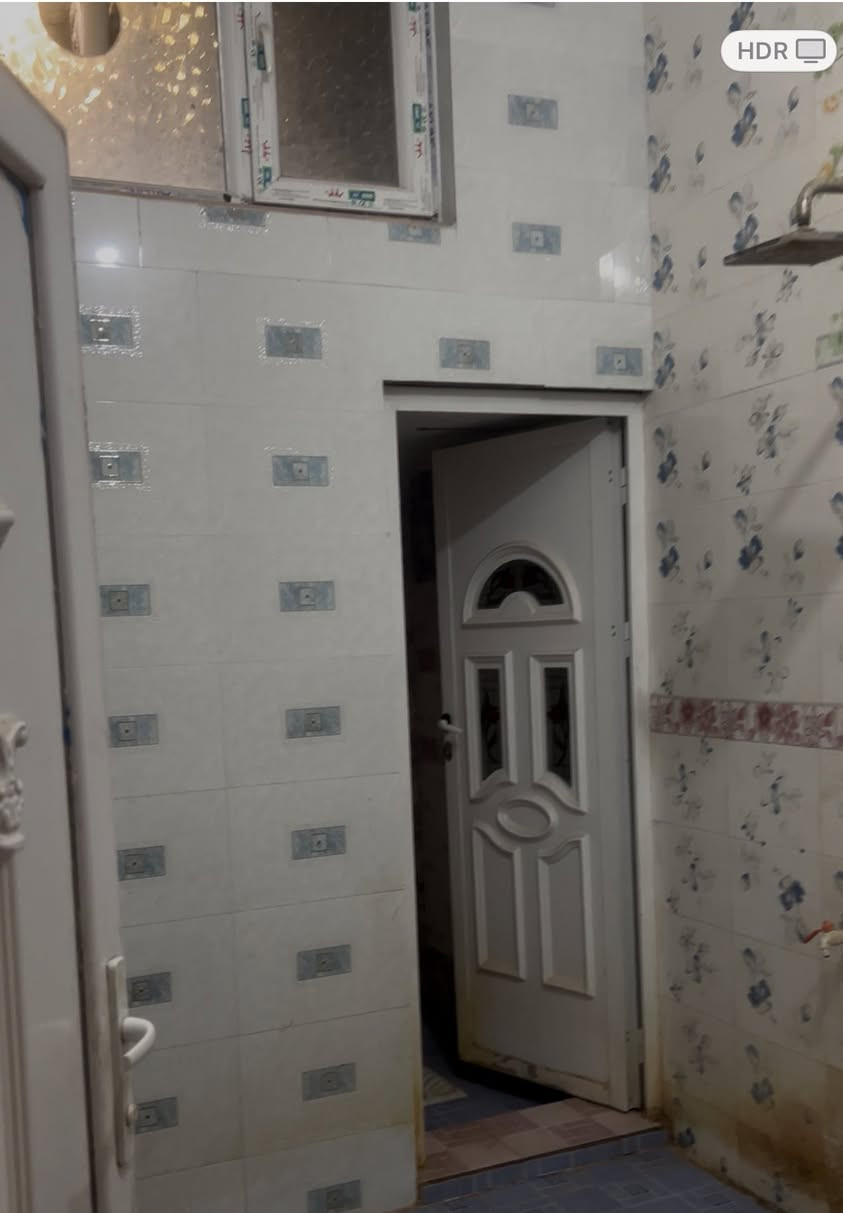 مكلف بالنشر
بيت للايجار المساحه 200متر بشاره ابو الفظل بالفرع مال اسواق ابو الفظل طابقين الطابق خمس غرف نوم ومطبخ واستقبال وثلاث مجمعات صحيه السعر 450 الف للاستفسار اكثر ***********
