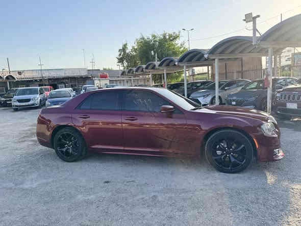 السلام عليكم 
 أوباما موديل 2021  سياره اخت الكلين كفاله من اي داخل  
لون مميز دم الغزال  دخول جديد شرط تحويل بسمنه  سياره داخله كتاب دبلماسي  الرقم ع المشتري يكلف 3ملاين وربع 
رقم هاتف ☎️ ***********
السعر 240وبي مجال 
✅ مواصفات السياره  
2️⃣ حساس امامي 
3️⃣ حساس خلفي 
4️⃣ شاشه كبيره كاربلي 
6️⃣ كشنات تدفئه 
7️⃣ شفتات استيرن   
كشنات جلد 
 + اشاير مراية 
🔴 سياره ماشيه 97 Mil 
⚫️ 1 بصمه  اصلي 
🟠 بجم عريض
🟣 لايتات زينون بلادي
🔈 سستم سماعات  
🟢 كلاصات حار 🌶️
🟢 ويل 20 بلادي
🔴 محرك V6 3600 
عنواني بغداد الحريه الدولعي
