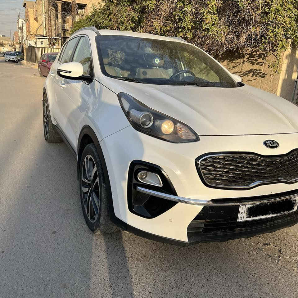 للبيع سبورتج 19 شكل ال20 لون ابيض
السيارة ماشية 63الف
السيارة مواصفات البيسك
كامره
حساس امامي خلفي
سويج
السيارة مكفولة كفالة عامة ماعدة رصعتين يم الجاملغ الامامي عكس السايق
السيارة خير من الله صدر محرك كلشي مكفول
سعر 198 وبيها مجال بسيط

المكان السيارة شارع فلسطين
رقمي ‭***********
