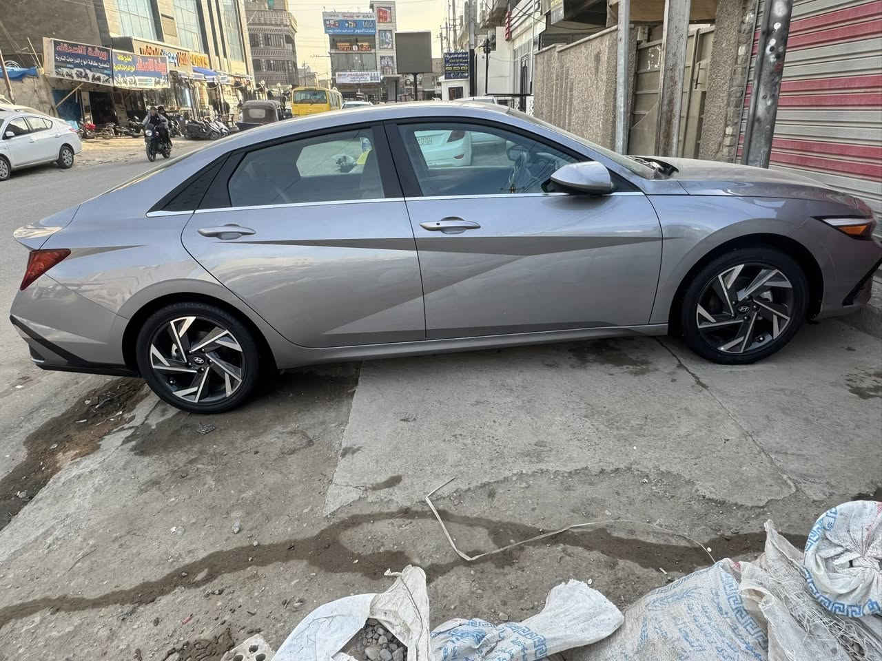 لانترة 2025 سيارة فول فتحة بصمة تشغيل بعد شاشة متصلة فول عدة الكشنات ماشية خمس تلاف*********** حادثها فقط بنيد
