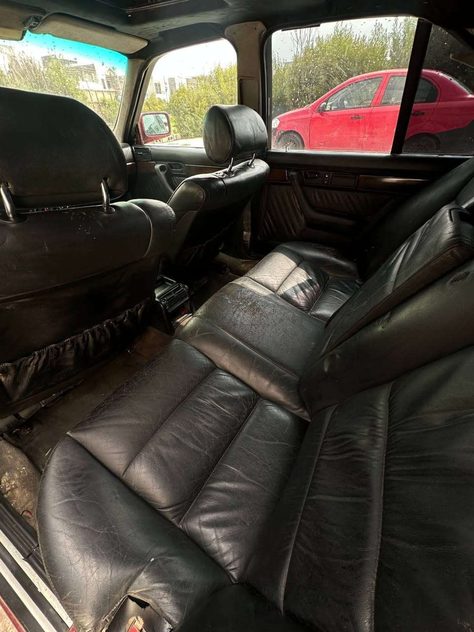 سيارة BMW 525I- 1993
رقم دهوك سنوية و وكالتها موجودات اصولي.
​المحرك: 525 بلاد، مكينة مثل الساعة تشتغل لا تبخير ولا حماوة.
​الگير: بدون أي ملاحظات سليم بشرط الفحص.
​البودي: لون ماروني مميز السيارة مصبوغة عام للجمالية فقط صبغ درجة أولى 
​الداخلية: غرفة جديدة ونظيفة جلد کهربائی فول  ومرتبة مصروف عليها من ضمن الكماليات
​الإضافات والكماليات مصروف عليها 40 ورقة :
​نظام جكات هوائي (Air Suspension): تنصية وتعلية السيارة بنظام هوائي درجة أولى بالعراق بلمسة زر، شغل مضبوط ومكلف.
​كماليات كاملة: السيارة متعوب عليها وجاهزة من كلشي.
​السعر المطلوب: 85 ورقة ​بيها مجال بسيط للشراي.
​الغرامات: عليها 10 أوراق غرامات (تخصم من السعر بعد المعاملة مباشرة)
ملاحظة: السيارة مال جناي وشبعانة صرف، دك سلف واطلع وين ما تريد.
سەیارەکە رقم دهۆک وكاله وتحويل بشرط 
  
گێر و مکینە 525 بیلاد بێ بوخار و حماوە هەستان بە شەرت 
ڕەنگی ماڕۆنی تۆخە عام سبوغ کرایە لۆ جوانی  ،سەیارەکە مەسرەفەکی زۆری لێ کرایە تا ‌40 وەرەقەی مەسرەفە بە ناوغورفە جلد فول کهربائی و کمالیات و هەروەها سیستمی هەوای (air suspension) دبل کۆنترۆڵ و تحکم بلند و نەوی کردنی سەیارەکە تایە دەتانی تەحەکم پێ بکەی فول vip سیستەمەکە لە لای باشترین وەستایەکانی هەولێر چاک کرایە سیستەمی هەوای سەیارەکە لە دەستی کەسەک بووە ماندی نەکرایە وەسرەفەکی زۆریش لێ کردیە  
سەیارەکە جاهزە و داوای 85 وەرەقەی لەسەر دەکرێ مجال برایانە لۆ مشتری و غەرامەش ‌10 وەرەقە لەسەرە پاش معامەلە دەگەرێندرێتەوە

*********** أربيل, العراق
