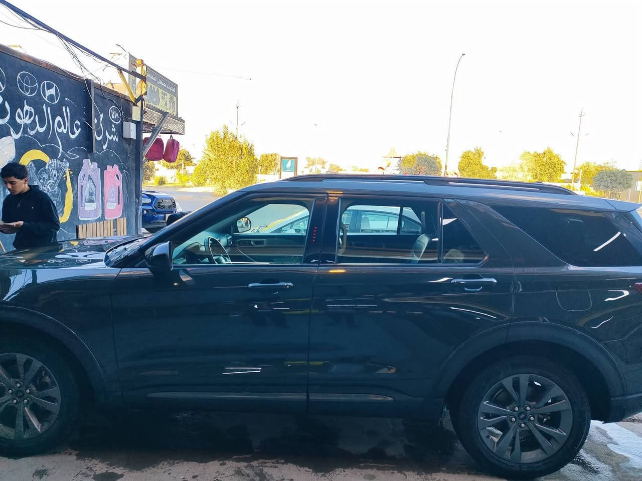 𝟐𝟎𝟐3 𝐅𝐎𝐑𝐃 𝐄𝐗𝐏𝐋𝐎𝐑𝐄𝐑-𝐗𝐋𝐓 𝟒𝐖𝐃
فورد اكسبلور (XLT.4WD) موديل : 2023
اللون : اخضر
عدد المقاعد : 7 راكب
عداد المسافة : 29 الف
حجم المحرك : 2.3L TURBO ( 4,سلندر )
بدون صبغ ☑️ بدون تعديل ☑️ بدون دواخل ☑️
فقط بارد
كافة الايرباكات سليمة 100%
المواصفات : 𝐗𝐋𝐓-𝟒𝐖𝐃
دفع رباعي ,𝟒𝐖𝐃
كيج الكتروني
بصمة ابواب
بصمة تشغيل
تشغيل عن بعد ,𝐑𝐄𝐌𝐎𝐓𝐄 𝐒𝐓𝐀𝐑𝐓
شاشة دشبول ديجيتال
شاحن هاتف لاسلكي
كاميرة
كير ماوس
هاند بريك بصمة
اوتو هولد : 𝐀𝐔𝐓𝐎 𝐇𝐎𝐋𝐃
اوتو ستارات : 𝐀𝐔𝐓𝐎 𝐒𝐓𝐀𝐑𝐃
اوتو ستوب : 𝐀𝐔𝐓𝐎 𝐒𝐓𝐎𝐏
رادار امامي (تحديد مسار)
رادار جانبي  (نقاط عمياء)
رادار خلفي (التحذير من الاصطدام)
حساسات امامي
حساسات جانبي
حساسات خلفي
نظام : 𝐄𝐂𝐎
نظام : 𝐍𝐎𝐑𝐌𝐀𝐋
نظام : 𝐒𝐏𝐎𝐑𝐓
نظام : 𝐓𝐎𝐖/𝐇𝐀𝐔𝐋
نظام : 𝐒𝐋𝐈𝐏𝐏𝐄𝐑𝐘
تحكمات استيرن
استيرن هيتر
كشنات جلد
كشنات كهربائي
كشنات هيتر
صندوق شفط كهربائي
لايتات 𝐋𝐄𝐃 ليد وعدسة زينون بيلادي
بلوجكترات 𝐋𝐄𝐃 ليد بيلادي
بكلايتات 𝐋𝐄𝐃 ليد بيلادي
ويل كروم
تفاصيل اكثر الاتصال على ارقام التالية
WhatsApp.
770 669 7423


**إذا كنت صاحب هذا الإعلان وتريد حذفه لأي سبب، رجاءا أرسل رسالة إلى الدعم الفني**