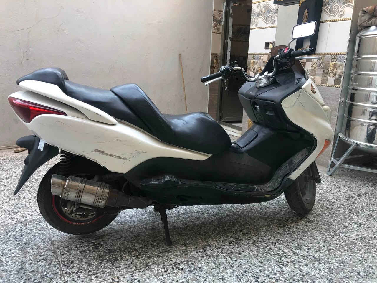 سلام عليكم 08 دراجه نضيفه بلاديه مكان بغداد سعر 900 اوراقه موجوده
***********
