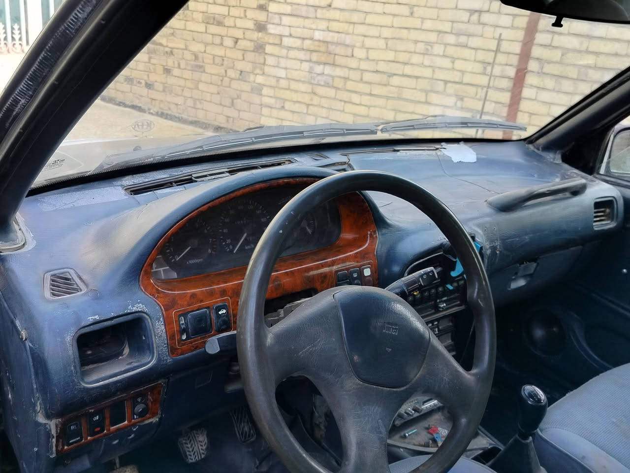 سبورتج موديل ٩٤ مكينه ونجي كير عادي السنويه الشهر ١٢  بل ٢٩ باسمي رقم نكليزي بغداد السعر ٢٦ وبيهه مجال قليل.مكان السيارة محافظة الديوانية  ***********
