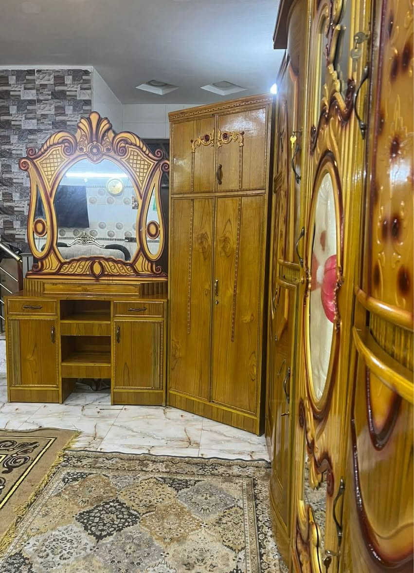 ٧٥٠غرفه خمس ابواب ملحق صاج اخت الجديده مديل حديث  مال عرس ضهرها جرجوبه زاويه كنتوريه مكاني بغداد الحسينيه مال الراشديه وعندي توصيل الاسفسار عل رقم***********
