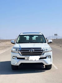 لاندكروز • ٢٠١٦ • ٨ سلندر