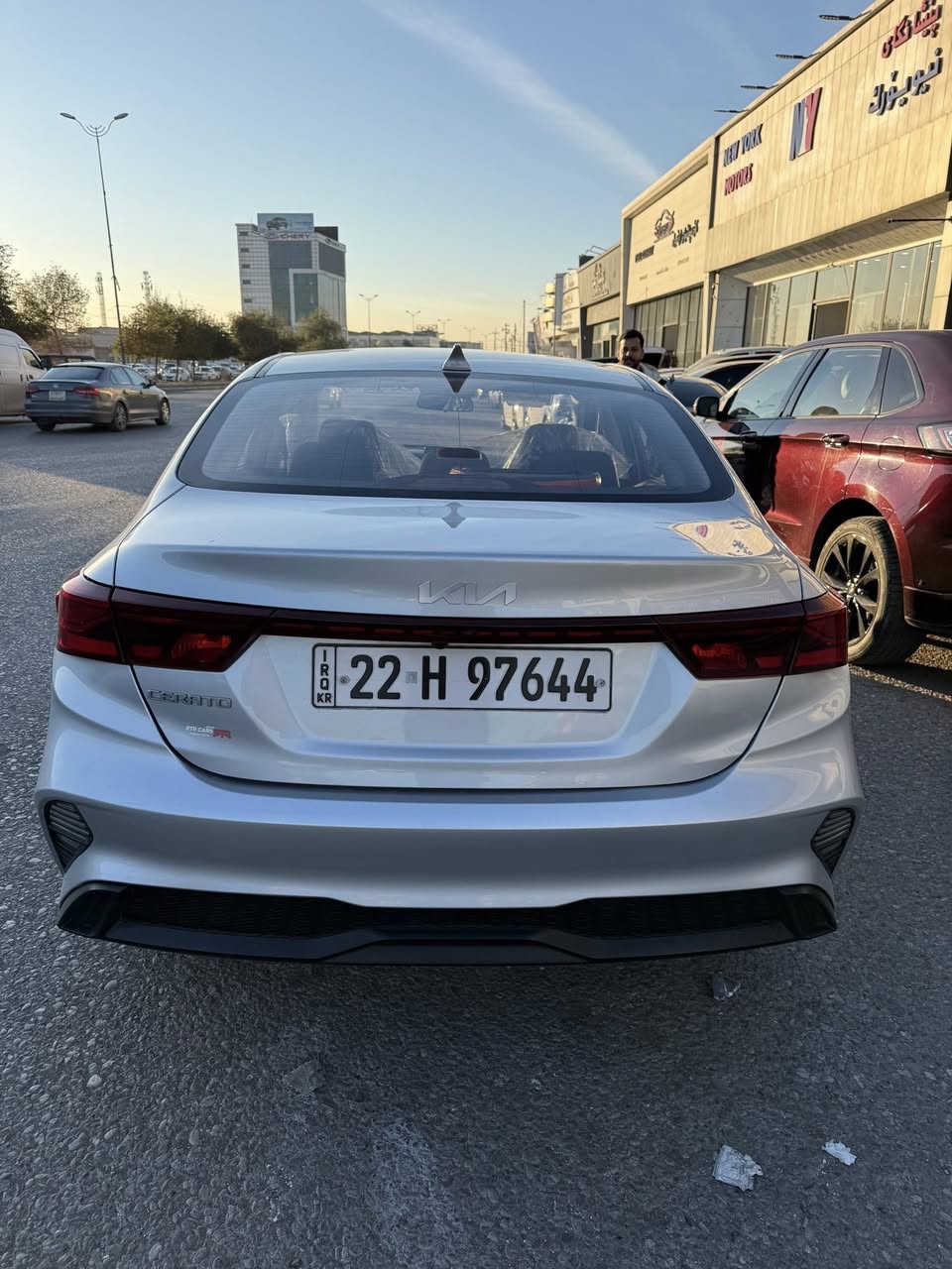 كيا سيراتو 2022 
نص جاملغ صبغ بخ
وشبر بالجاملغ الخلفي بارد
رقم اربيل باسمي رقم جديد 
الكير المرغوب at
ماشية 74000 كيلو متر
المواصفات

مكينة 1600 دووش
ليدات 
فوول تحكم ستيرن
شاشة كبيرة بلاد
كامرا
UBS
 قطعتين تبريد
3 وضعيات قيادة

اللاستفسار ***********
مكاني موصل
