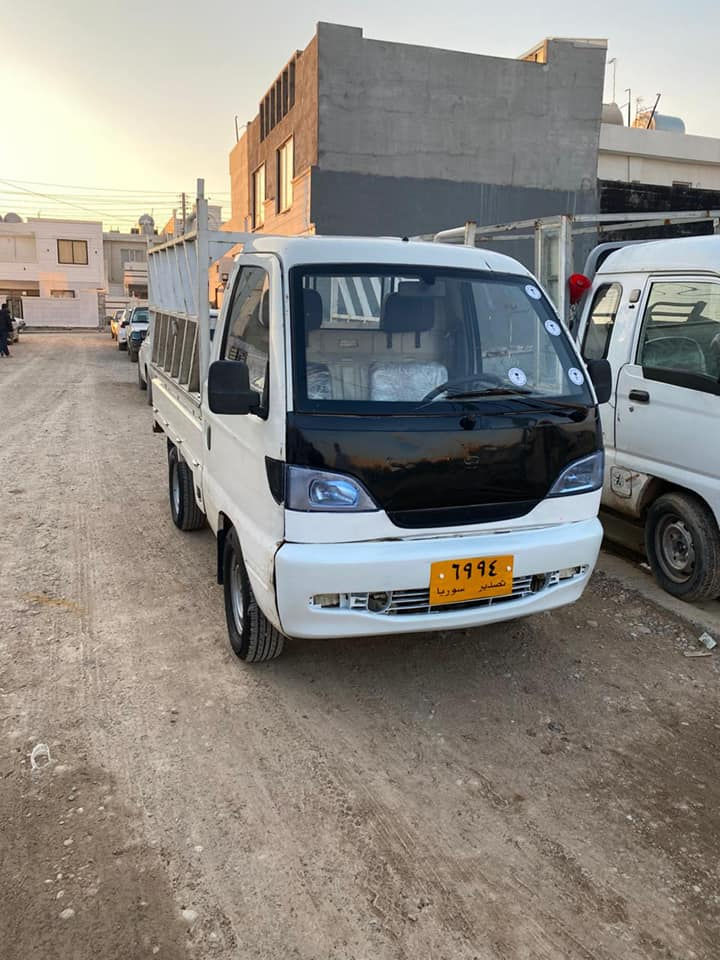 هافى ٢٠٠٧ گير و مه كينه و اكسل و شاصي كامل به شه رت سه ياره كى تابليي جوان جوار تايه ى نوى بو به ستراوه.،
نرخ. ١٨ وه ره قه 
شوين هه ولير، بنه صلاوه
ز. م.    *********** أربيل, العراق
