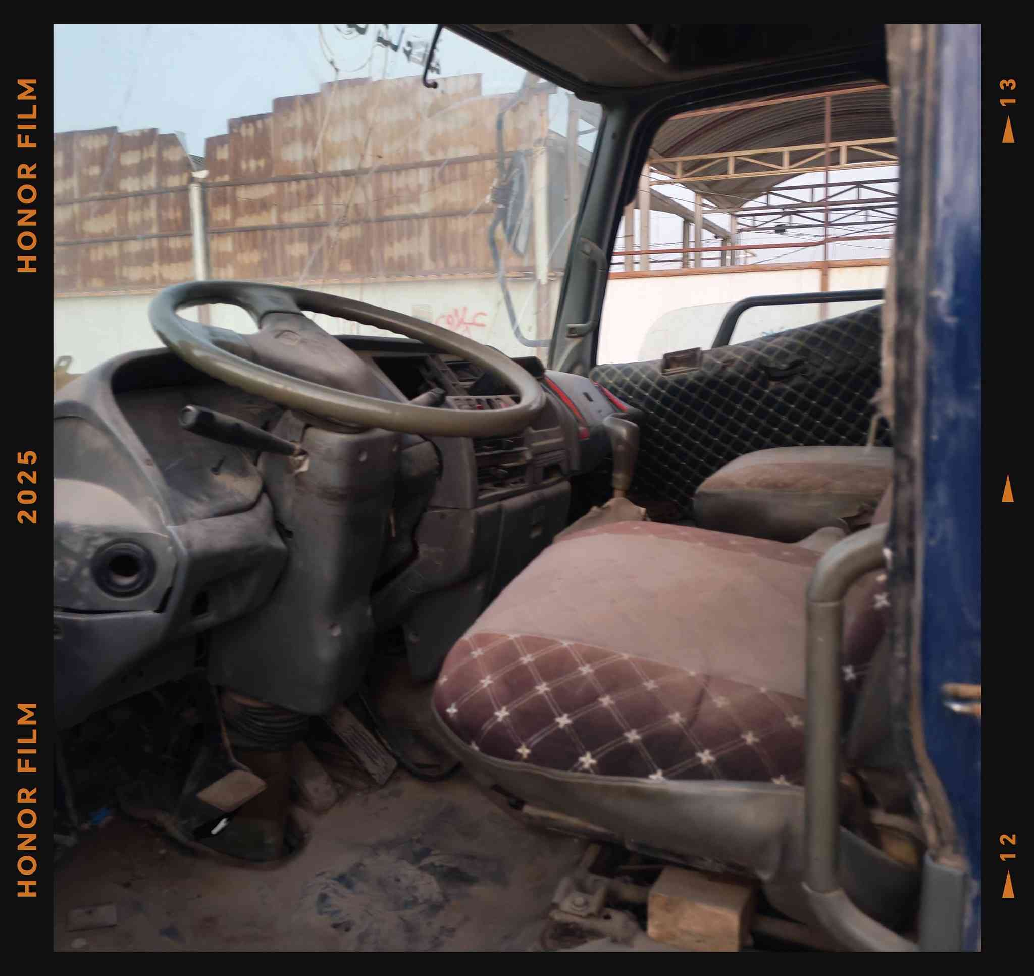 السلام عليكم فوزه بزون رقم بصره بسمنه شاصيه سته وربع ابلاد كفاله عامه مكينه ١٦عادي سياره خير من الله مكفوله علما السياره تنباع بدون بدي بدون بدي السعر الاتصال ***********   ***********
