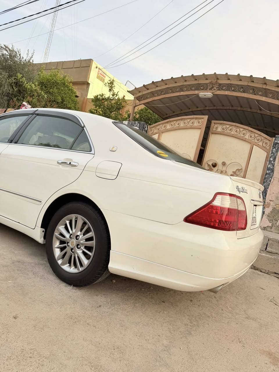 سلام عليكم 
للبيع شاهينه موديل 2006
شاصي 182 
دكمتين مواصفاته معروفه 
ماشيه 78 كارتونه 
عليه رقم سليمانيه طبق الاصل 
كل نقص مابيه كير محرك كله بشرط 
دهن موتول وباتري جديد 
عليه ادامه كامله الف ماتصرف عليه 
بيه كص قماره فقط والبقيه كفالة 
مكاني كركوك وحاجزله موعد مال ترقييم كامله 
للاستفسار ***********
