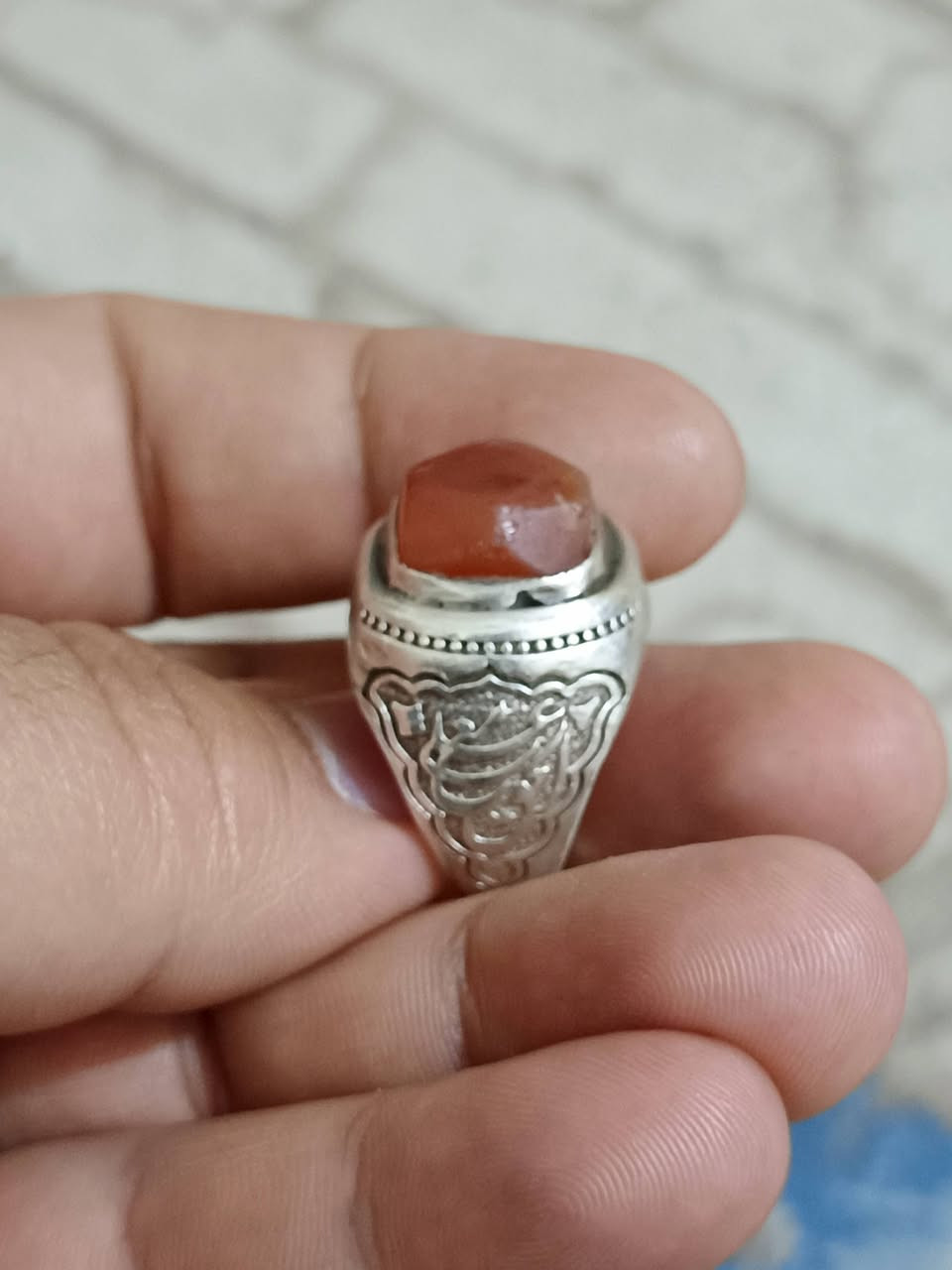 اصيله..عباسية مشگول يماني شرط القدم ..مخطوط علئ جوانب الصياغه (علي مع الحق والحق مع علي ) مكان السماوه توصيل موجود ***********
