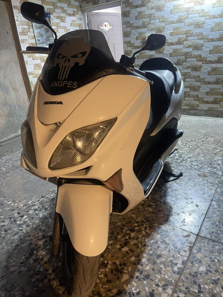 السلام عليكم
فورزه 08

دراجه نظيفه مكينه ناعمه كلجات شلع معدل دراجه ما مفتوح بيه برغي تجي وتگلب وشوف بعينك خير من الله دراجه كير ومعميه  كفرات نظافته 90% دراجه كلش حلوه لا تبخير لا نضوح رون  واحد ونص حماوه ربع كهربائيات كله شغاله 

العنوان /بغداد/ ***********
