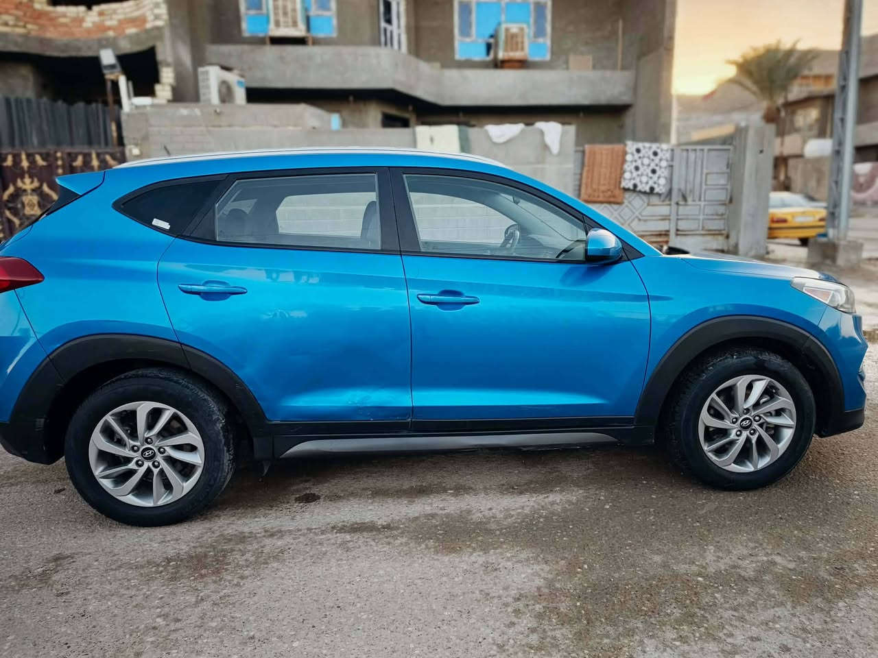 السلام عليكم توسان موديل 16 محرك 2.0 وارد امريكي حدثه مثل ماموضح
بل صوره فقط مكاني بغداد رقم نكليزي اذا اكو مروس حساب القنعه
سعره 160 
رقم *********** و الرقم بي واتساب
